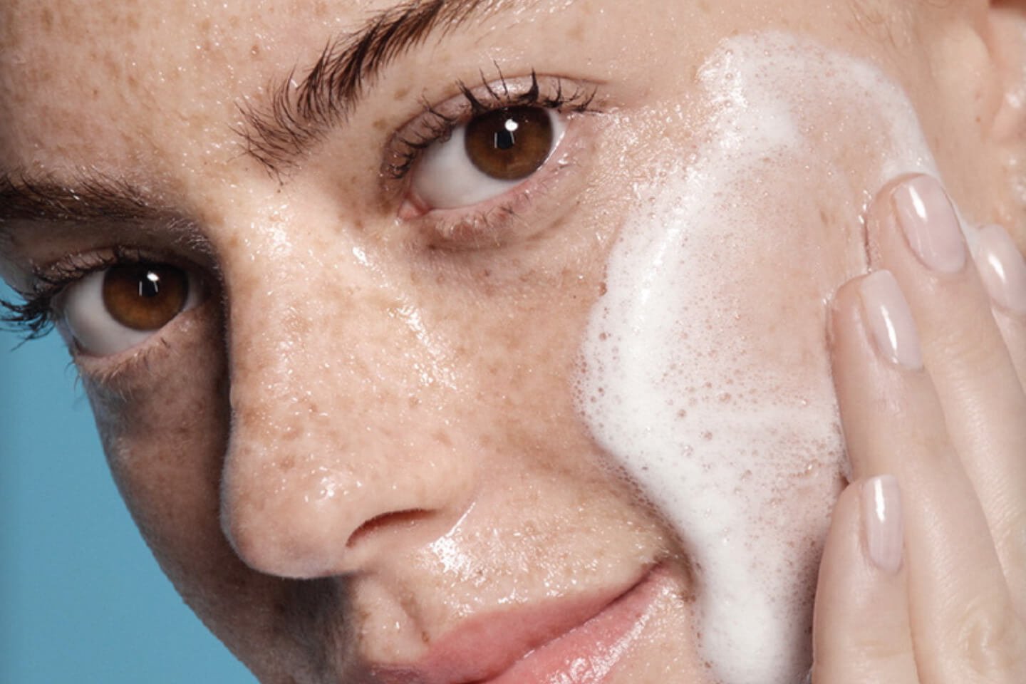 Cilt Bakımının Sırrı: Yüz Temizleyici